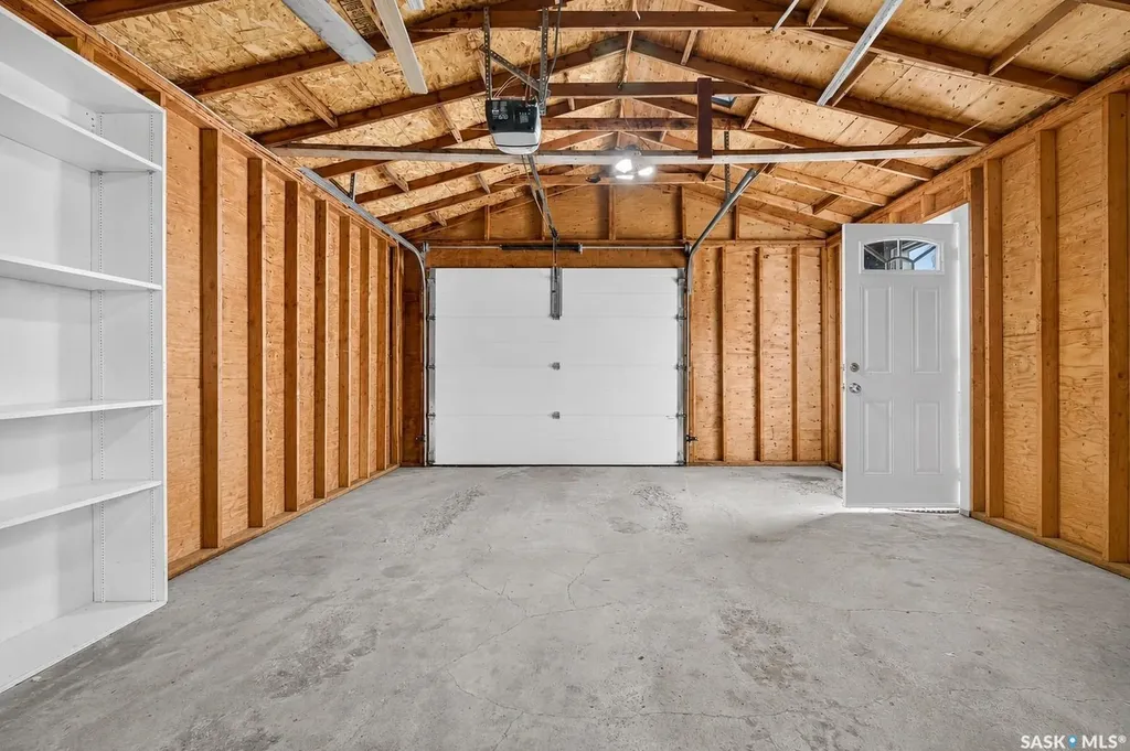 1470 Sioux Crescent SW Moose Jaw SK S6H 7H6