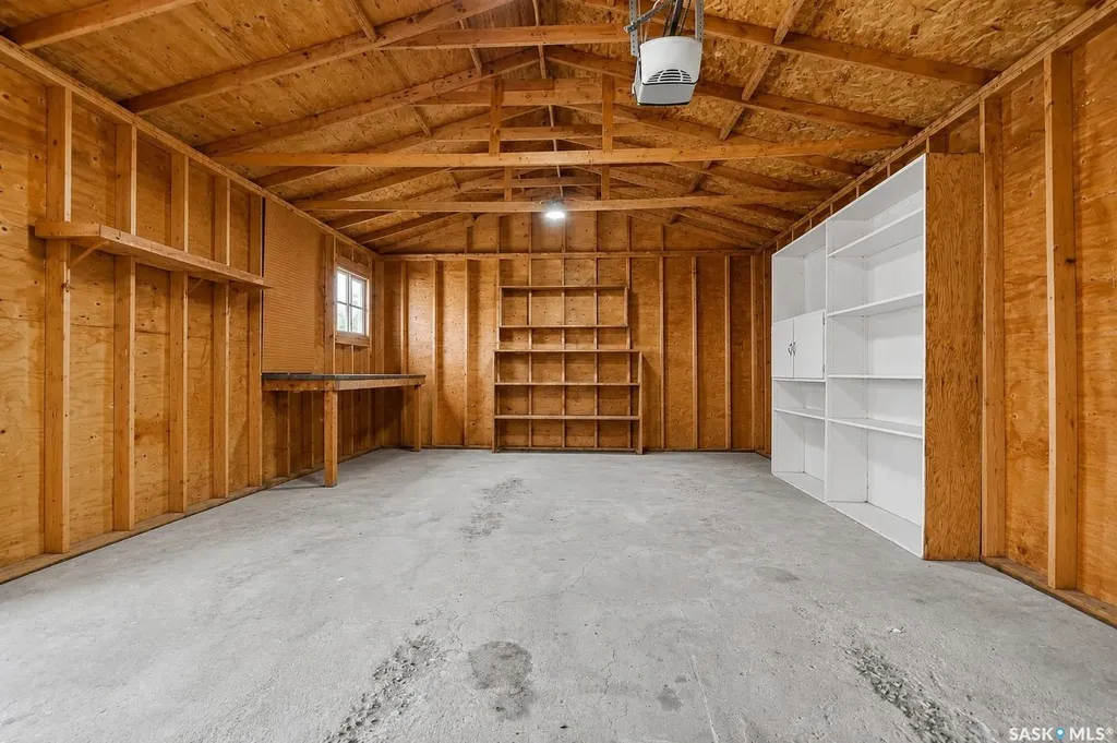1470 Sioux Crescent SW Moose Jaw SK S6H 7H6