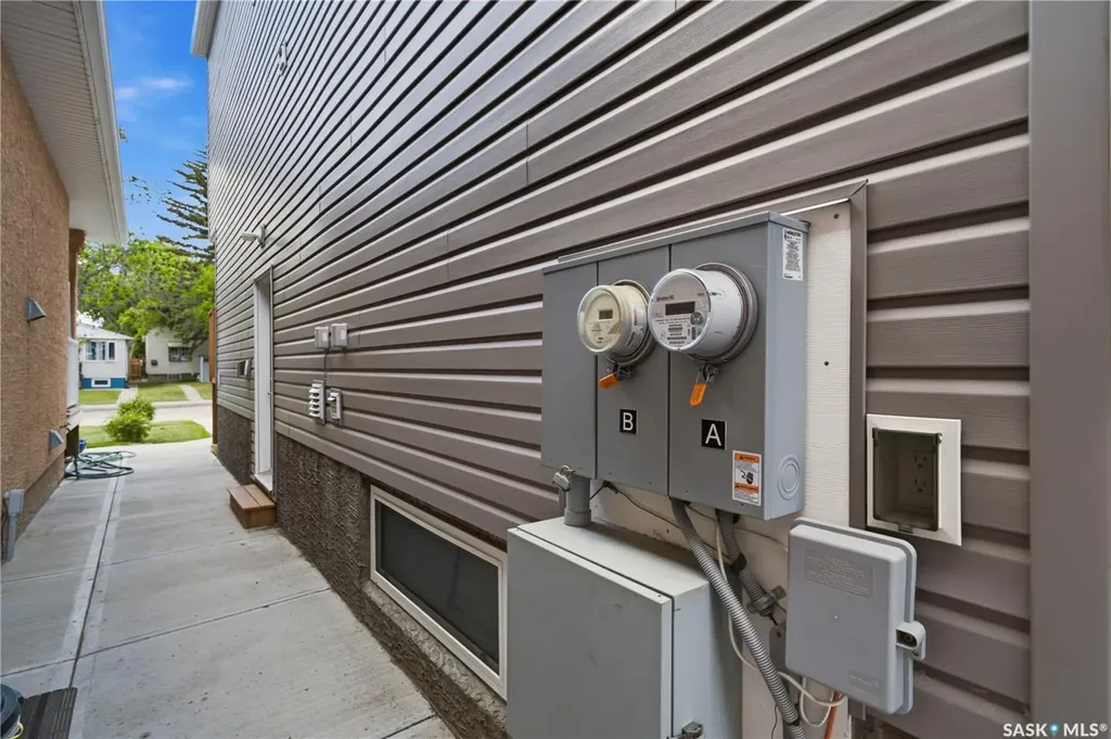 2423 Reynolds Street Regina SK S4N 3N8