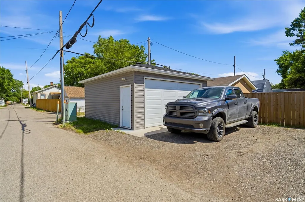 2423 Reynolds Street Regina SK S4N 3N8