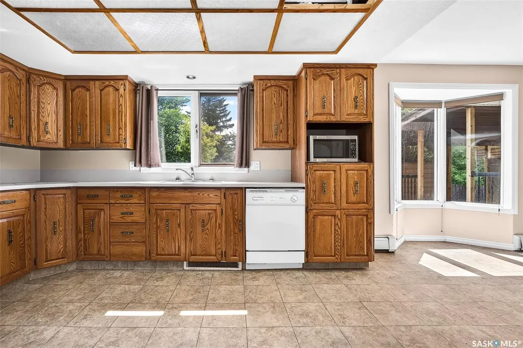 1309 Regal Crescent Moose Jaw SK S6H 7S1