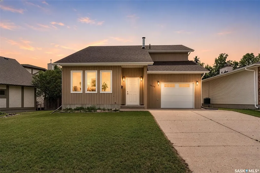 1309 Regal Crescent Moose Jaw SK S6H 7S1