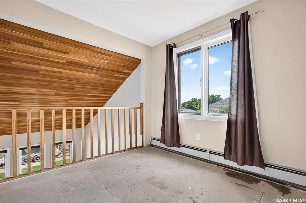 1309 Regal Crescent Moose Jaw SK S6H 7S1