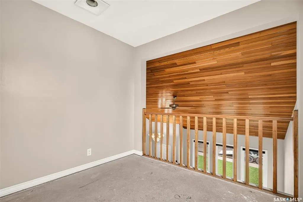 1309 Regal Crescent Moose Jaw SK S6H 7S1