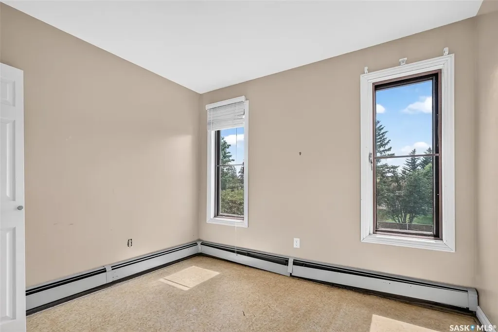 1309 Regal Crescent Moose Jaw SK S6H 7S1