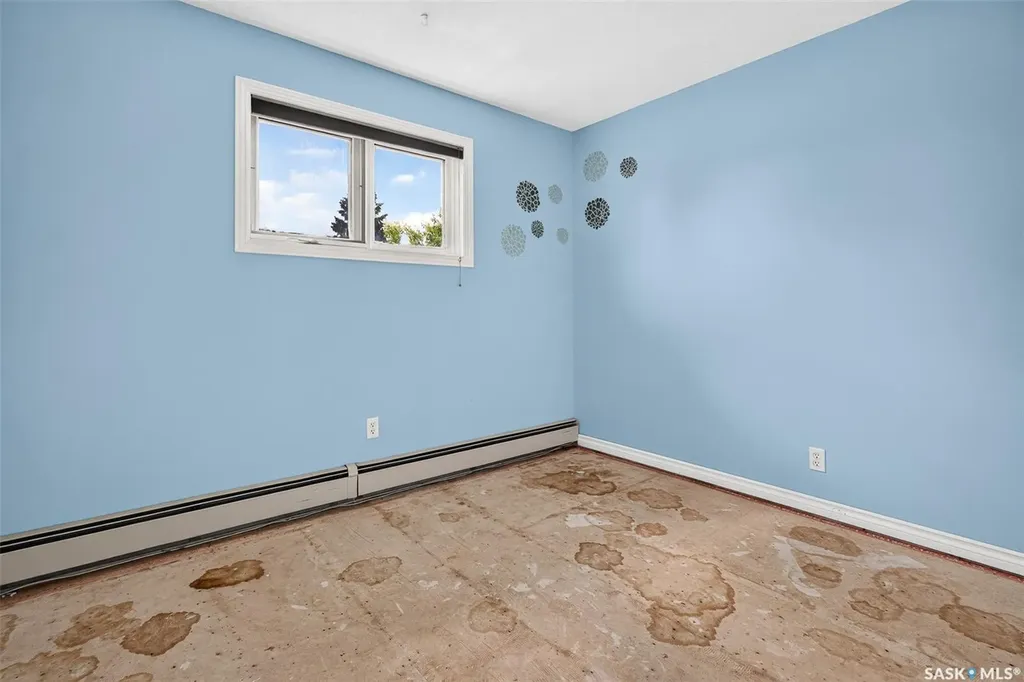 1309 Regal Crescent Moose Jaw SK S6H 7S1