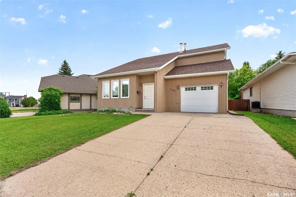 1309 Regal Crescent Moose Jaw SK S6H 7S1