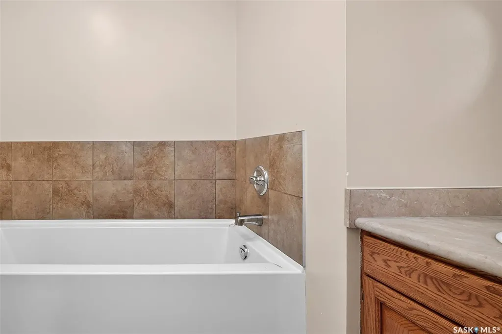 1309 Regal Crescent Moose Jaw SK S6H 7S1