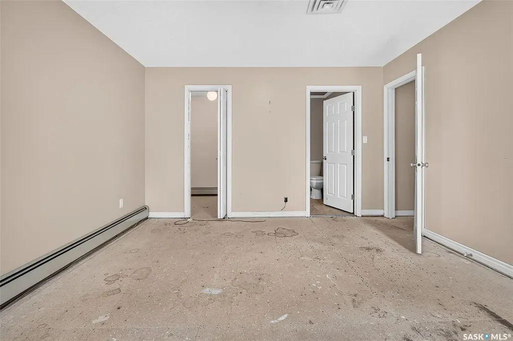 1309 Regal Crescent Moose Jaw SK S6H 7S1