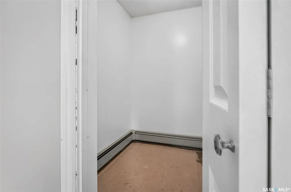 1309 Regal Crescent Moose Jaw SK S6H 7S1