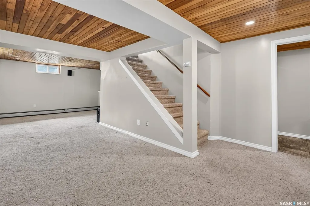 1309 Regal Crescent Moose Jaw SK S6H 7S1