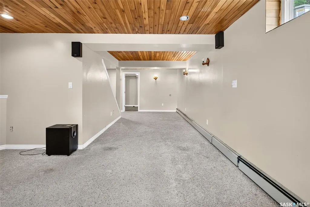1309 Regal Crescent Moose Jaw SK S6H 7S1