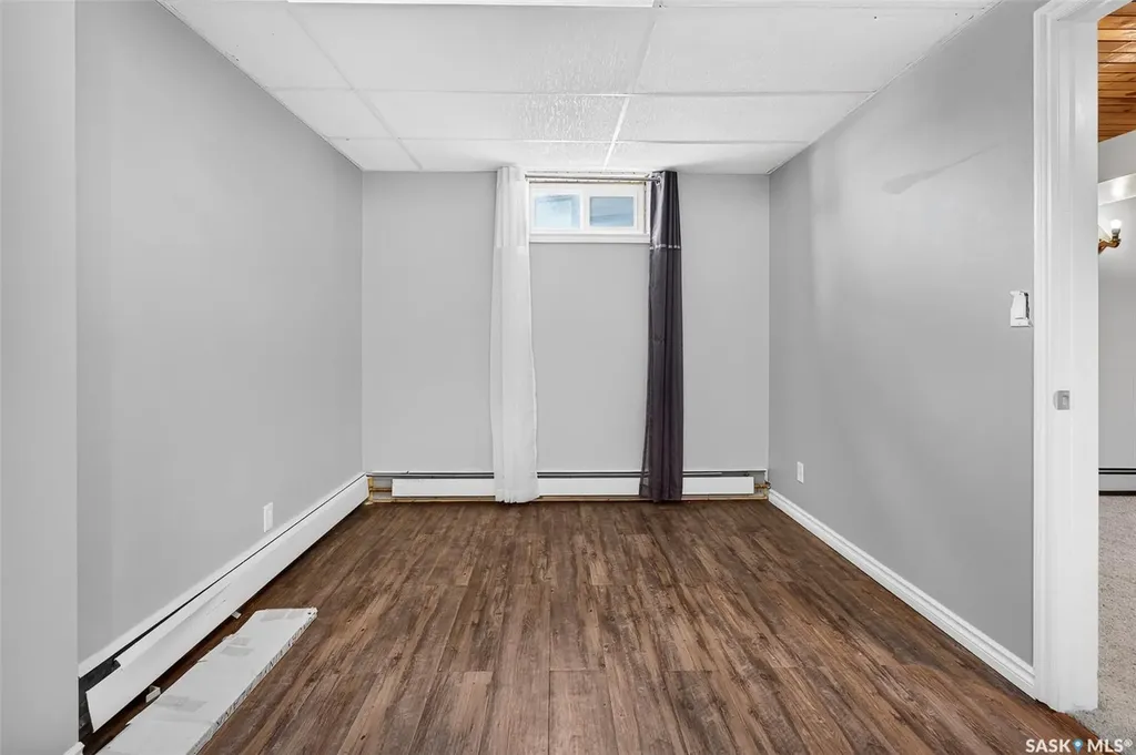 1309 Regal Crescent Moose Jaw SK S6H 7S1