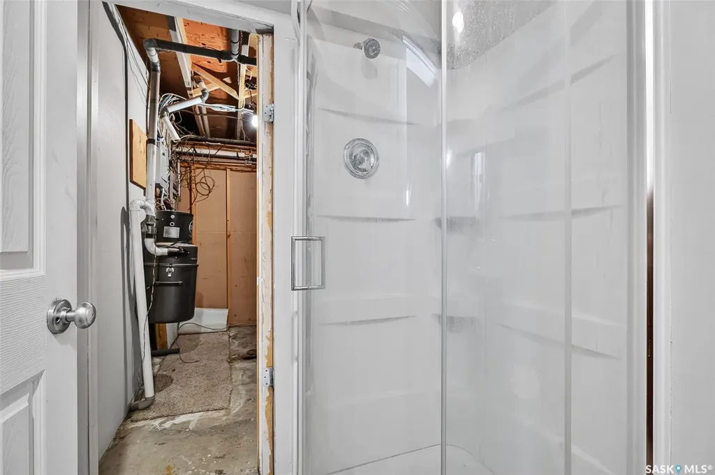 1309 Regal Crescent Moose Jaw SK S6H 7S1