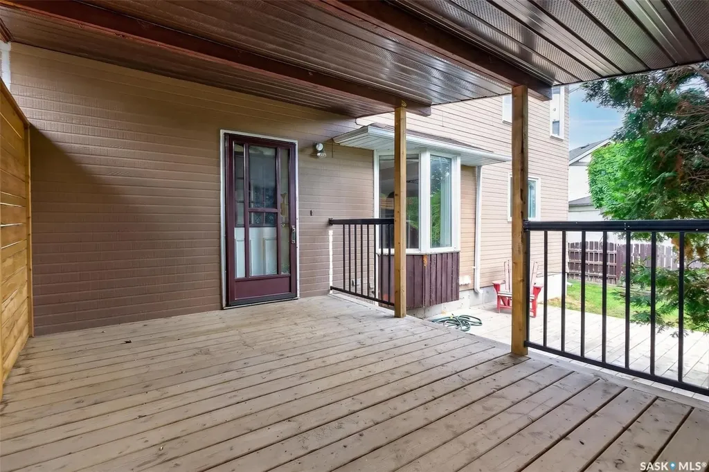 1309 Regal Crescent Moose Jaw SK S6H 7S1
