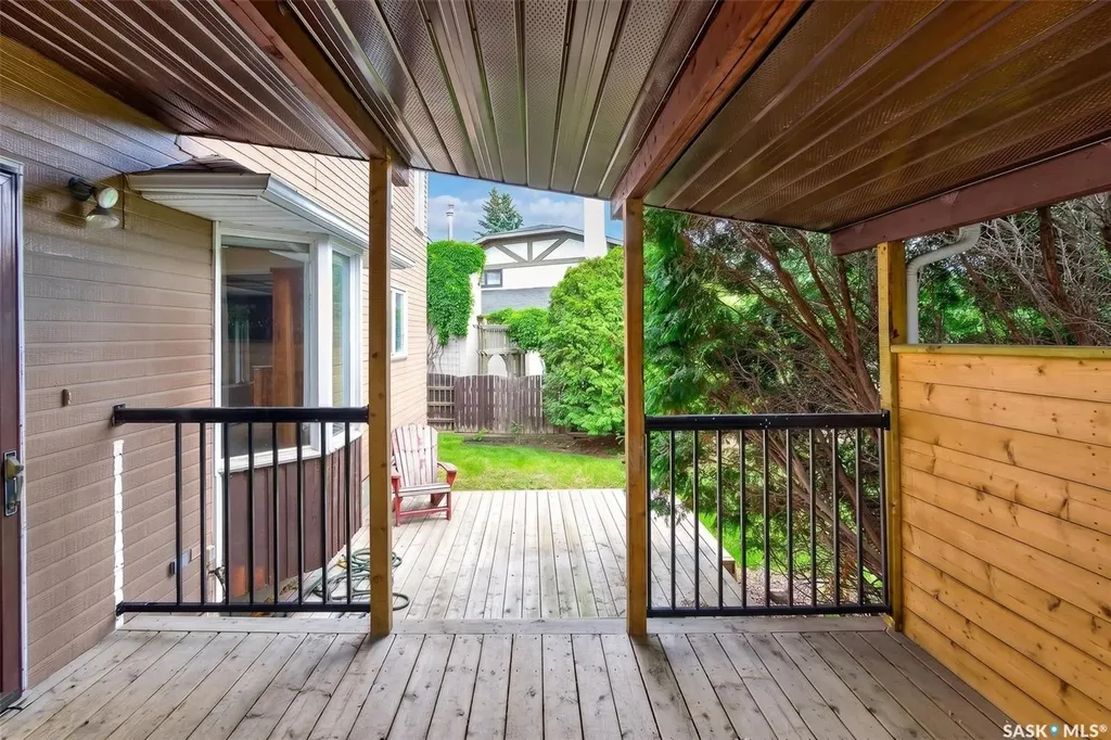 1309 Regal Crescent Moose Jaw SK S6H 7S1