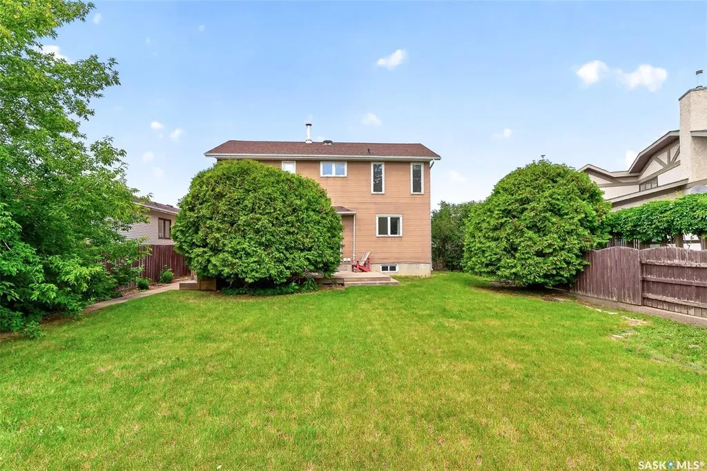 1309 Regal Crescent Moose Jaw SK S6H 7S1