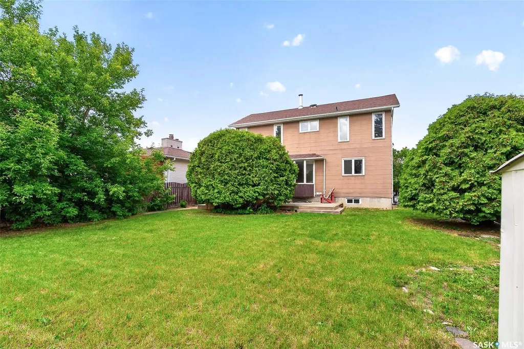 1309 Regal Crescent Moose Jaw SK S6H 7S1