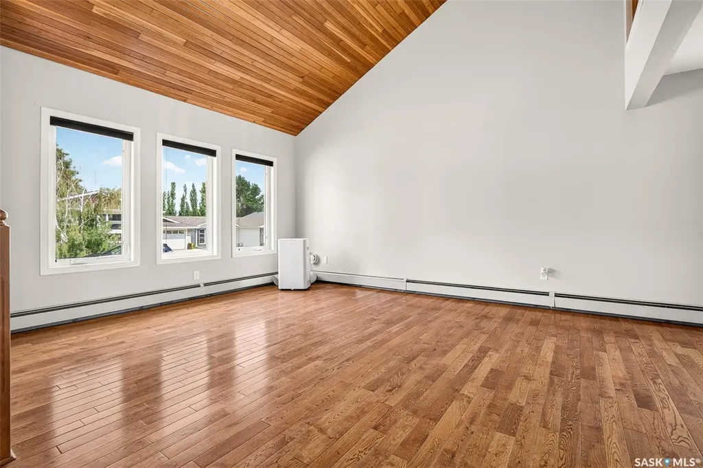 1309 Regal Crescent Moose Jaw SK S6H 7S1