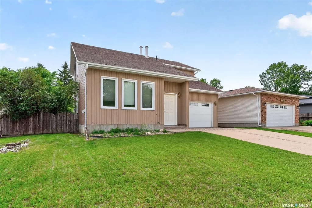 1309 Regal Crescent Moose Jaw SK S6H 7S1