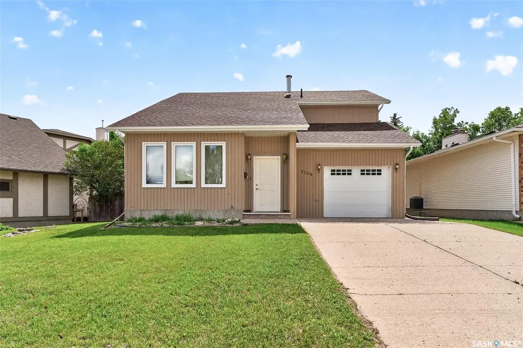 1309 Regal Crescent Moose Jaw SK S6H 7S1