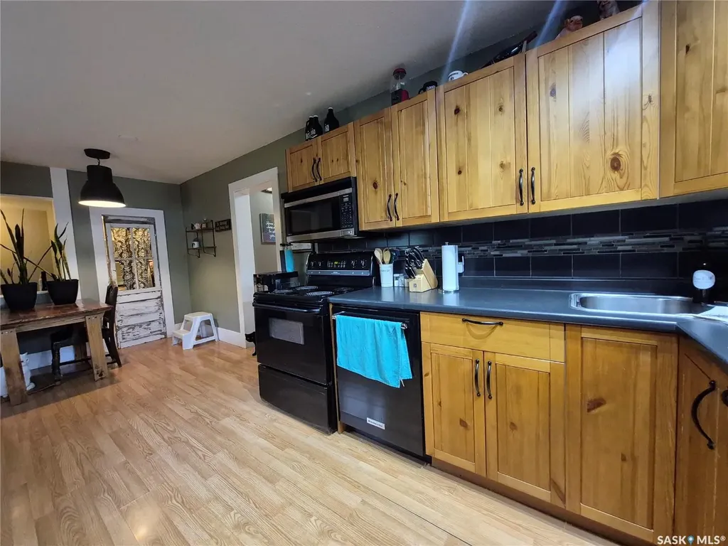 476 9th Avenue NE Swift Current SK S9H 2R4