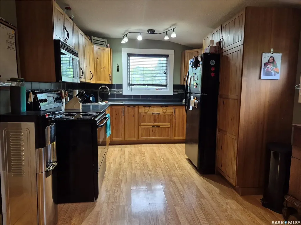 476 9th Avenue NE Swift Current SK S9H 2R4
