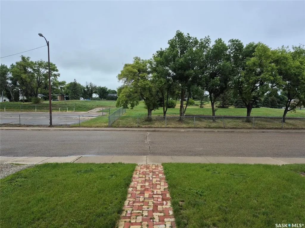 476 9th Avenue NE Swift Current SK S9H 2R4