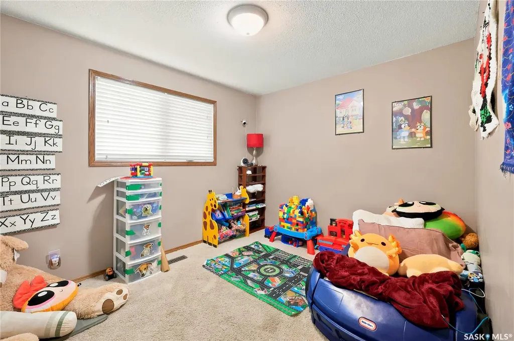 1434 Hochelaga Street W Moose Jaw SK S6H 6G5