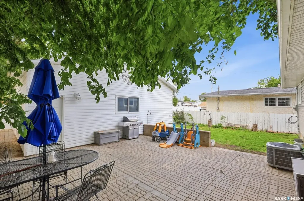 1434 Hochelaga Street W Moose Jaw SK S6H 6G5