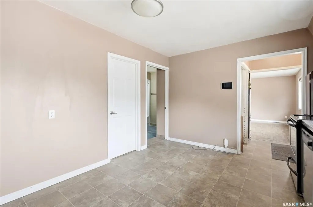 1086 9th Avenue SW Moose Jaw SK S6H 5X5