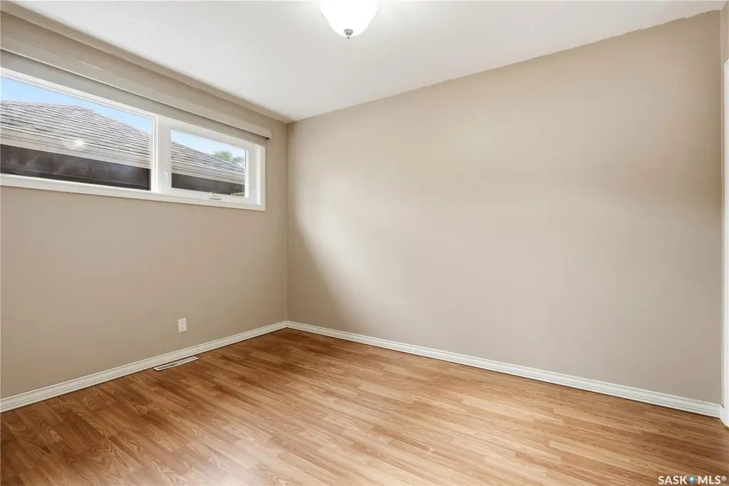 1086 9th Avenue SW Moose Jaw SK S6H 5X5
