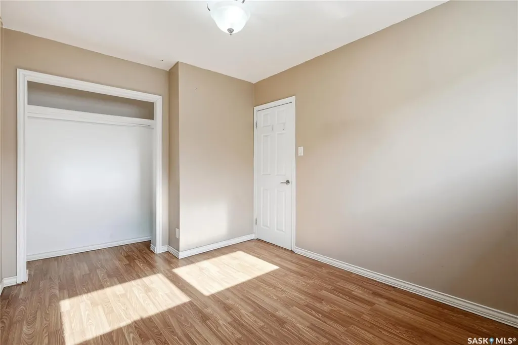 1086 9th Avenue SW Moose Jaw SK S6H 5X5