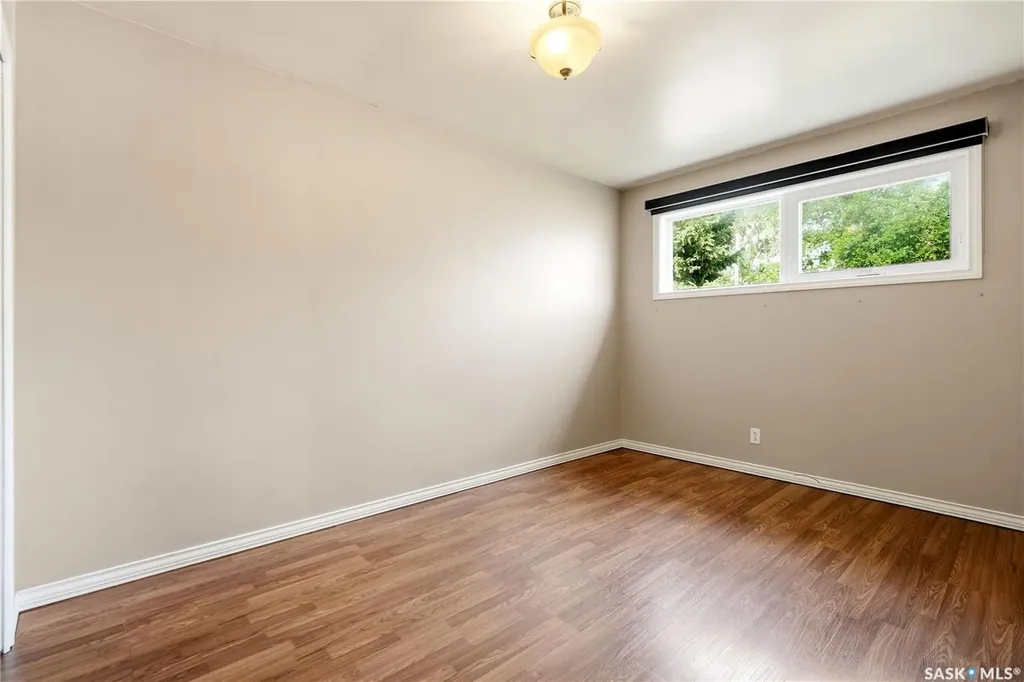 1086 9th Avenue SW Moose Jaw SK S6H 5X5
