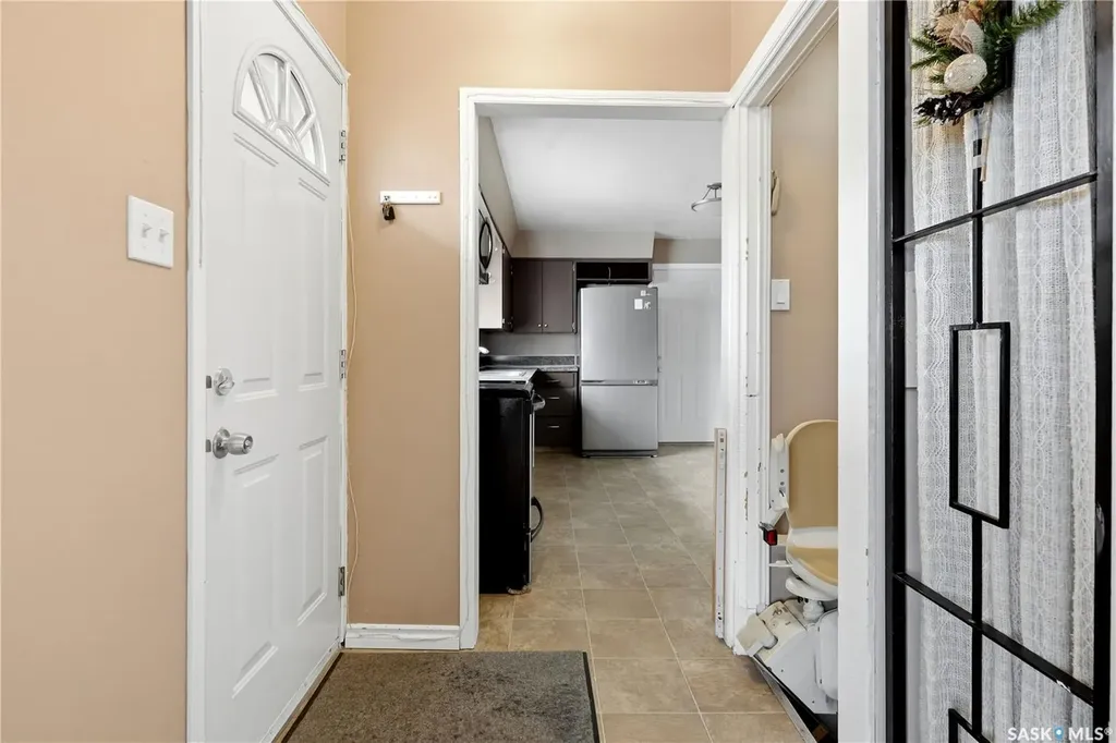 1086 9th Avenue SW Moose Jaw SK S6H 5X5