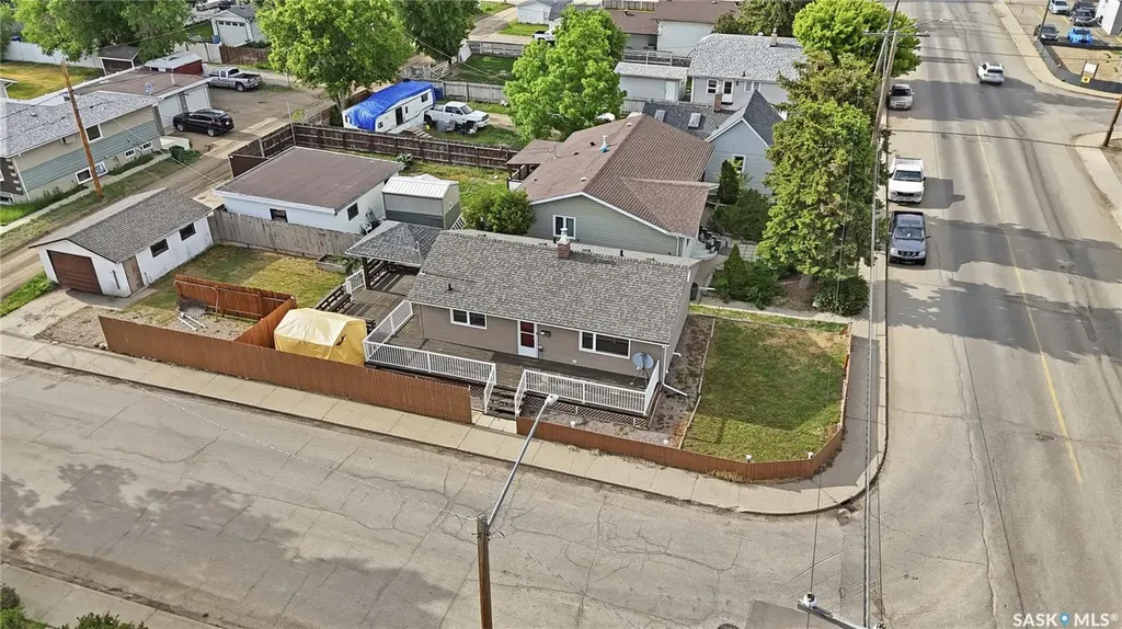 1086 9th Avenue SW Moose Jaw SK S6H 5X5
