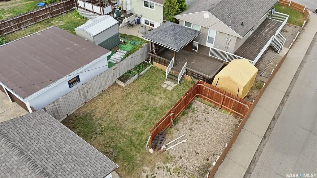 1086 9th Avenue SW Moose Jaw SK S6H 5X5
