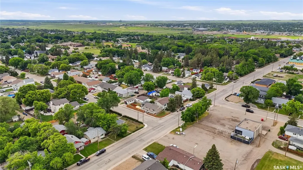 1086 9th Avenue SW Moose Jaw SK S6H 5X5