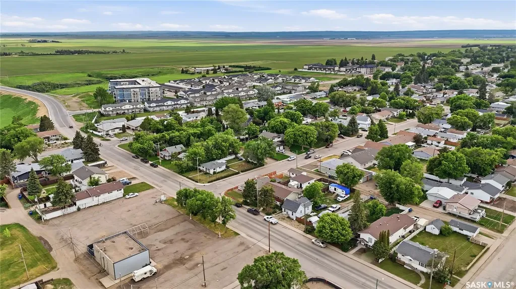 1086 9th Avenue SW Moose Jaw SK S6H 5X5