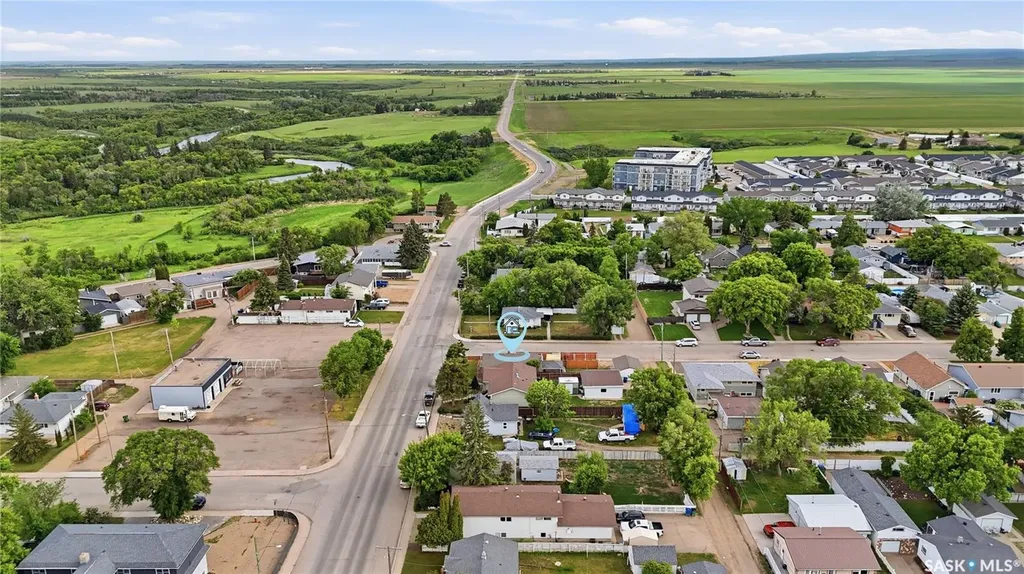 1086 9th Avenue SW Moose Jaw SK S6H 5X5