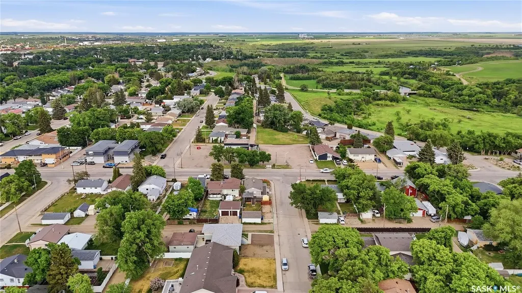 1086 9th Avenue SW Moose Jaw SK S6H 5X5