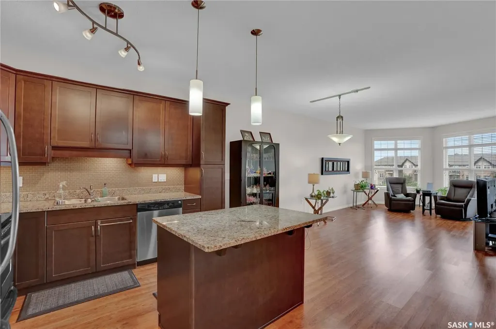 2102 Heseltine Road Regina SK S4V 1K9
