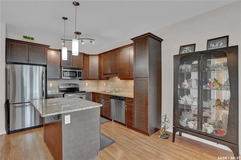 2102 Heseltine Road Regina SK S4V 1K9