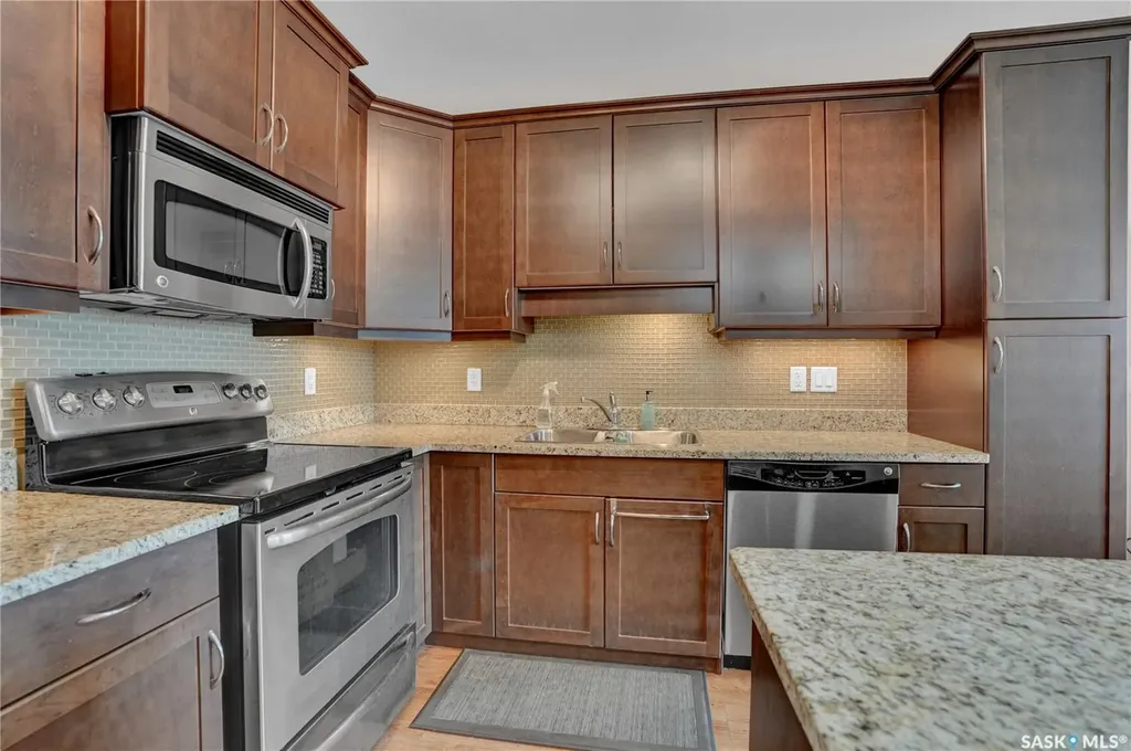 2102 Heseltine Road Regina SK S4V 1K9