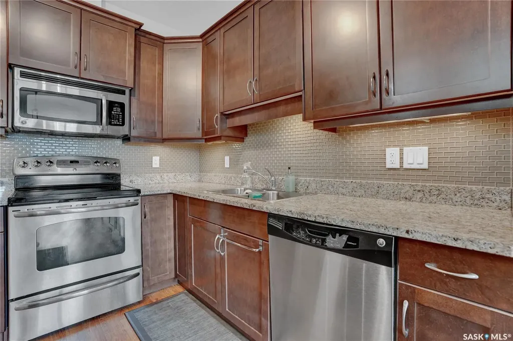 2102 Heseltine Road Regina SK S4V 1K9