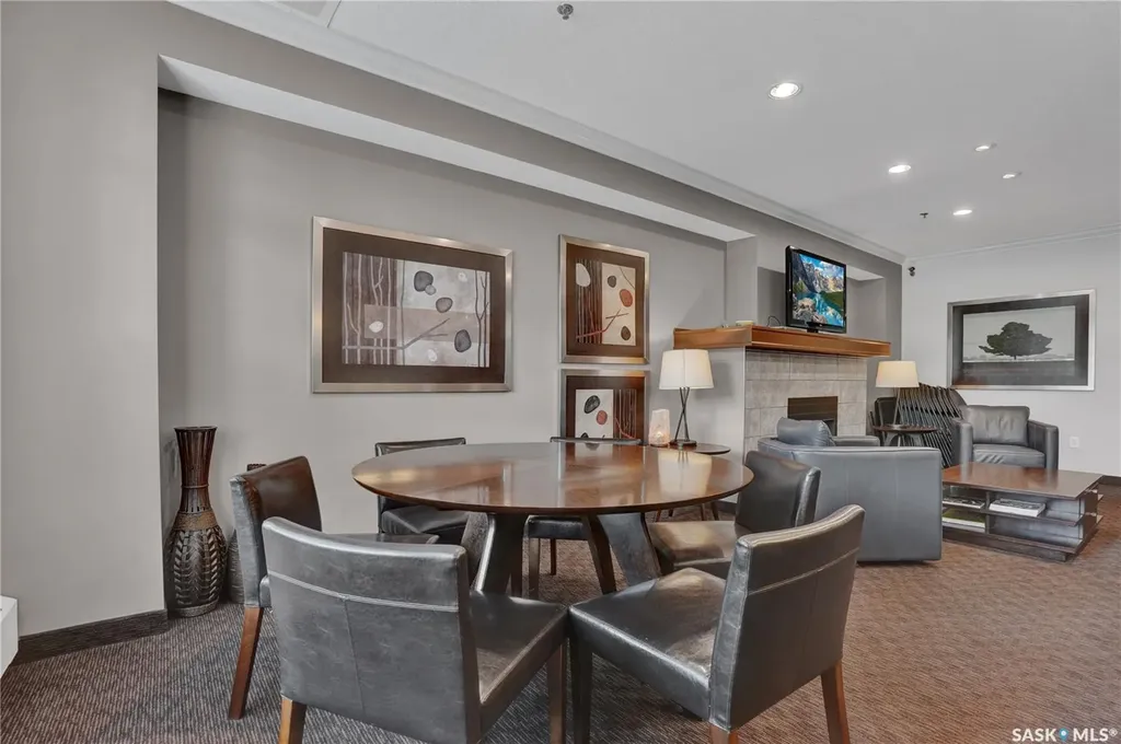 2102 Heseltine Road Regina SK S4V 1K9