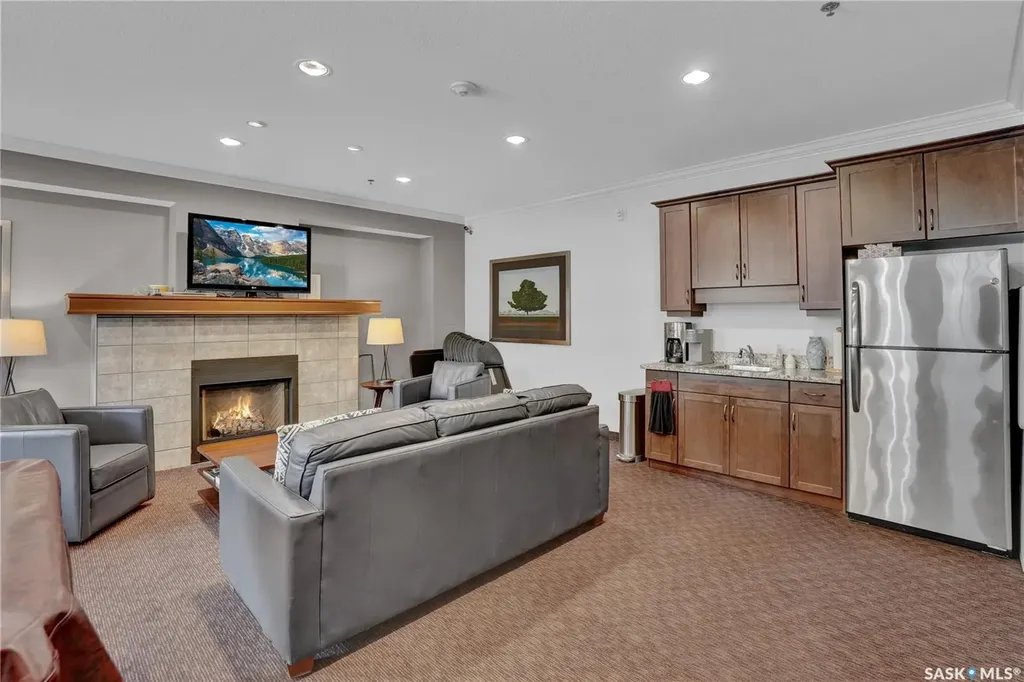 2102 Heseltine Road Regina SK S4V 1K9
