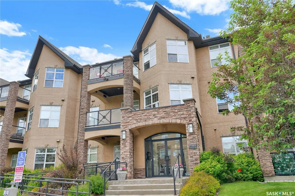 2102 Heseltine Road Regina SK S4V 1K9