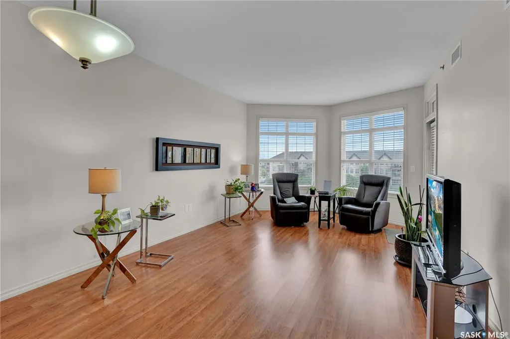 2102 Heseltine Road Regina SK S4V 1K9