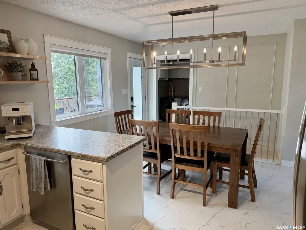 208 James Street Langham SK S0K 2L0